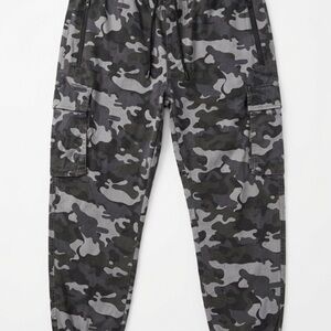 Men's Gray Camo Cargo Pants with Tapered Fit-2XL